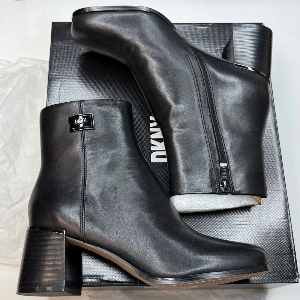 DKNY Women's Ranya Zip Ankle Booties- Size 8- Smooth Black Leather - Picture 3 of 8